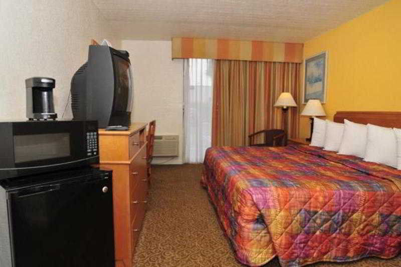 Days Inn By Wyndham Neptune Beach Jacksonville Beach Exterior foto